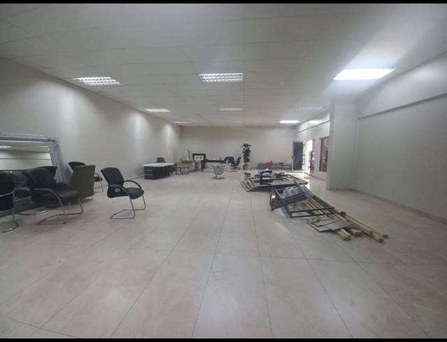 BUSINESS PROPERTY TO RENT IN CAPITAL PARK